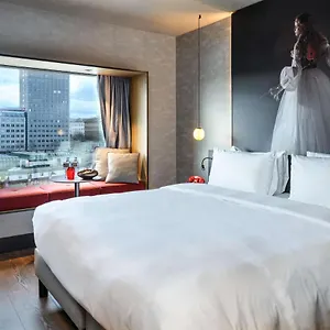 Hotel Radisson Red Hotel, ****